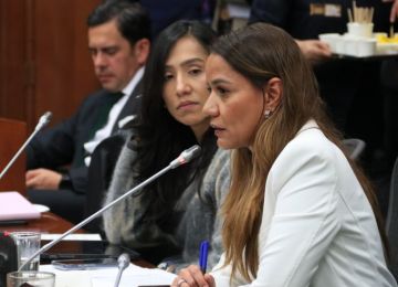 FOTOGRAFIA COMUNICADO MINISTRO VIVIENDA ANTE LA COMISION SEPTIMA DEL SENADO SEPTIEMBRE 03