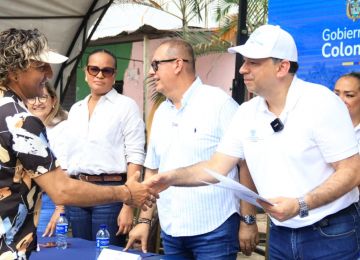 FOTOGRAFIA COMUNICADO GOBIERNO AVANZA EN PENDIENTES DE 140 TITULOS DE PROPIEDAD EN VILLAVICENCIO 04