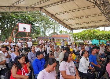 FOTOGRAFIA COMUNICADO ENTREGA DE PRIMERA VIVIENDA A DAMINIFICADA EN QUIMBAYA, QUINDIO 04