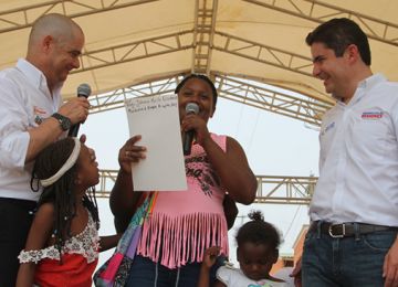 Gobierno Nacional entrego 500 viviendas gratis y anuncio inversiones en alcantarillado en Turbo Antioquia