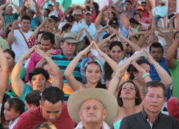 Manana seguiremos contribuyendo a tener un pais mas equitativo con la entrega de viviendas y firma de alcantarillado en Galapa Atlantico
