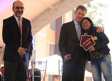 Presidente Santos y Minvivienda sortearan manana 368 casas gratis en Atlantico
