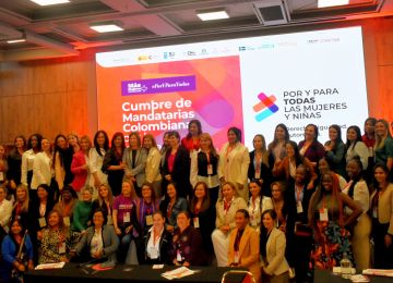 FOTOGRAFÍA CUMBRE DE MANDATARIAS COLOMBIANAS POR LA IGUALDAD