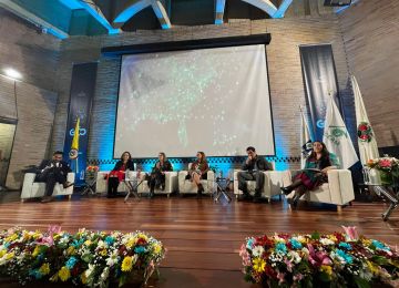 FOTOGRAFIA MINVIVIENDA EN PANEL AMERIGOE 2025