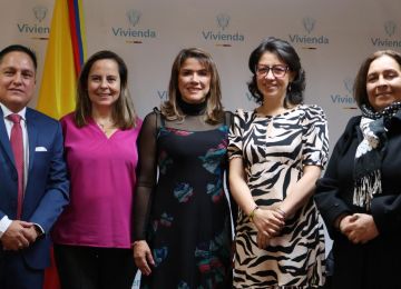 FOTOGRAFÍA COMUNICADO POSESIÓN EXPERTOS CRA 01