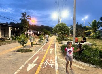 FOTOGRAFÍA INAUGURACIÓN DE OBRAS PARA BARRIOS DE PAZ EN NECOCLÍ, ANTIOQUIA 