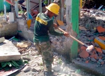 Inician demoliciones en Providencia para la construcción de viviendas nuevas en la isla.