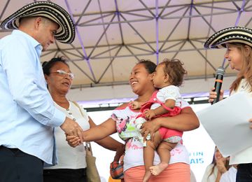 Minvivienda entrego 275 viviendas gratis en Momil Cordoba