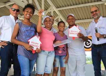 Victimas de desplazamiento forzado tendran prioridad en la entrega de subsidios de vivienda gratuita