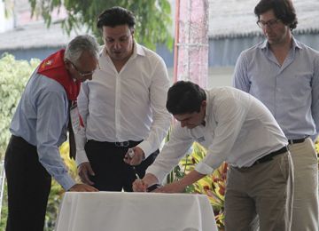 Empezamos a cumplir el sueno del acueducto complementario para que los ibaguerenos no sufran mas por agua potable Minvivienda