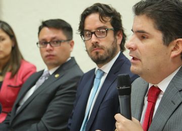 Minvivienda firmó convenio para mejorar el acceso a agua potable en zonas rurales a través del uso de energía renovable