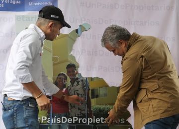 En Rionegro, Antioquia, se entregó la primera Ecobertura, un subsidio para la compra de No VIS amigable con el medioambiente. Foto: René Valenzuela (MVCT)
