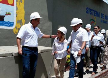 Viviendas gratis y agua potable llegaron hoy a Santa Rosa del Sur Bolivar