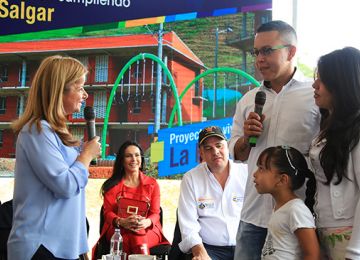 Minvivienda cumplio con la reconstruccion de Salgar en tiempo record