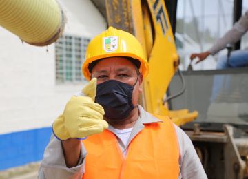 Fotografía de contratista de obras de agua y saneamiento en Antioquia
