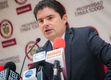Minvivienda supervisa estrategia para el restablecimiento del servicio de agua manana en Tumaco