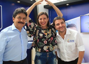 Minvivienda se reunio con empresarios y autoridades huilenses para impulsar Mi Casa Ya
