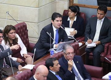 Minvivienda solicitó ante comisiones económicas del Congreso más recursos para programas de vivienda y agua