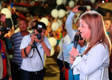 Magdalena sera campeona en viviendas gratis Ministra de Vivienda