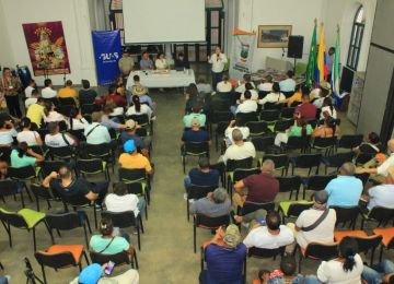 FOTOGRAFIA SOCIALIZA IÓN INVERSIÓN CIENAGA DE ORO 01