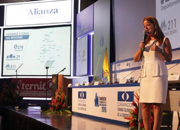 Doblemos esfuerzos este es el mejor momento para construir vivienda Ministra Noguera