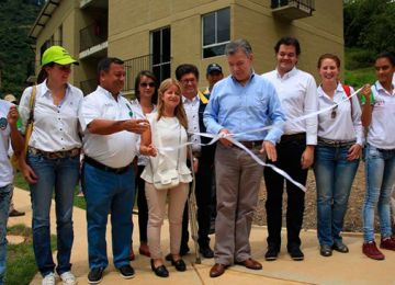 Gobierno Santos cumplio con la reconstruccion de Salgar en tiempo record