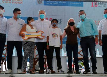 Una inversión de $20 mil millones del Gobierno Nacional y la Alcaldía de Ibagué para 1.800 mejoramientos tendrá la ciudad. Foto: Sharon Durán (MVCT)