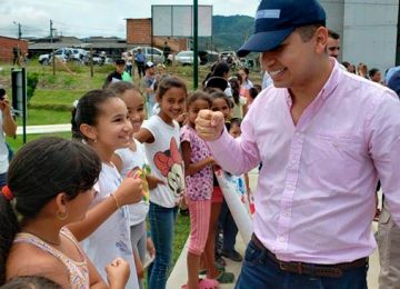 Ministro Jonathan Malagon entrego parque recreo deportivo en Urbanizacion Sol Naciente de Amalfi Antioquia