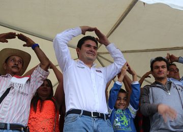 No descansen en esta tarea hermosa como a mi siganle dando a los que mas lo necesitan Norbey Martinez ganador de vivienda en Caldas
