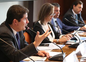 Queremos hacer propietarios de vivienda a 7.500 colombianos que hoy viven en la ilegalidad Minvivienda