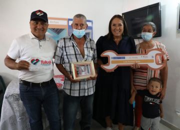 Ministra de Vivienda entrega mejoramiento de vivienda a familia beneficiaria del programa Casa Digna Vida Digna. Foto: René Valenzuela (MVCT)