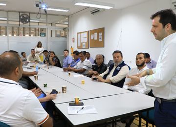 Minvivienda logra consenso para la reubicacion de familias beneficiarias del proyecto Cormoranes