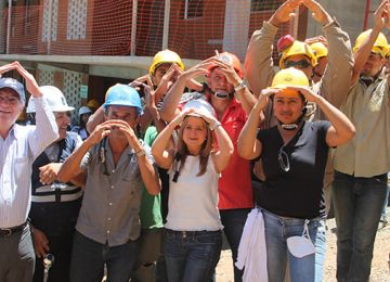 Presidente de la Republica Vicepresidente y Ministra de Vivienda asignaran primeros cupos de vivienda para afectados en Salgar