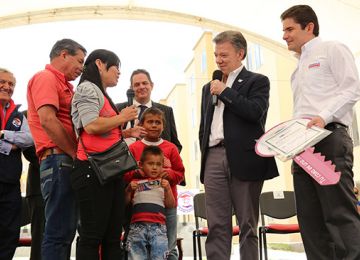Chiquinquira pasa del cero al 100 en el tratamiento de aguas residuales y familias vulnerables estrenan viviendas gratis