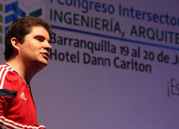 En los próximos cuatro años se construirán 300 mil viviendas gratis más y otras 200 mil para