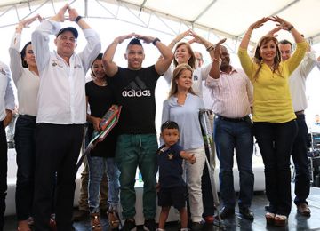 Gobierno Nacional le cumplio el sueno de tener casa propia al medallista olimpico Luis Javier Mosquera