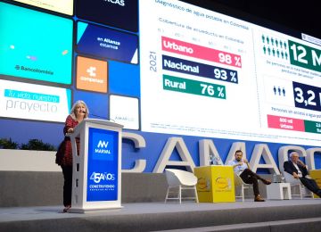 La ministra Catalina Velasco durante el congreso de Camacol, en el cual destacó que para el Gobierno Nacional el sector edificador es fundamental y también tiene estrecha relación con el agua. Foto: Dania Asprilla (MVCT). 