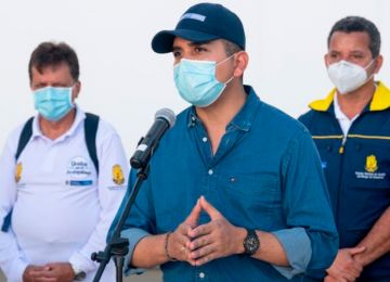 Ministro de Vivienda, Jonathan Malagón, durante rueda de prensa en San Andrés. Foto: cortesía Presidencia