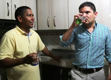 Los cartageneros pueden estar tranquilos y tomar agua directamente de la llave Ministro de Vivienda