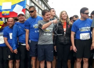Es la oportunidad para demostrarle a nuestros heroes toda la admiracion que tenemos hacia ellos Minvivienda en la carrera 10 K