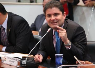 Votacion del proyecto de ley de vivienda segura en Comision Septima de la Cámara fue aplazada para manana