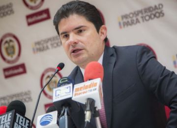 "Nuestros programas están generando empleo y crecimiento económico en el país”: Minvivienda
