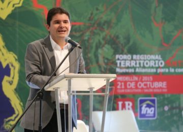 “Los municipios deben pensarse con una perspectiva de asociación como Antioquia lo hizo hace 35 años”: Minvivienda