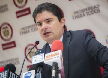 “Seguiremos impulsando todas las industrias de la construcción con la política de vivienda”: Luis Felipe Henao
