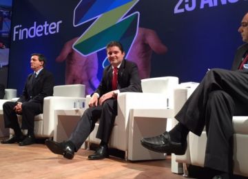 Ministro Luis Felipe Henao interviene en el panel Mas alla de las fronteras organizado por Findeter