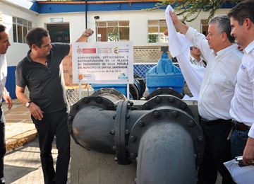 Santander una de las regiones donde mas se invierte en agua potable y vivienda Ministro Henao Cardona