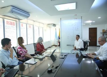 La meta de la alcaldía de Cali es aplicar 5.000 encuestas Sisbén IV en las próximas tres semanas. Foto: Sharon Durán(MVCT) 