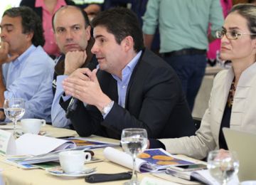 En jornada de trabajo con las CARS Minvivienda presento los resultados sectoriales de la politica de riesgo