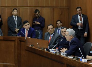 Minvivienda pide 1 billon de pesos adicional para ejecutar proyectos de vivienda y agua