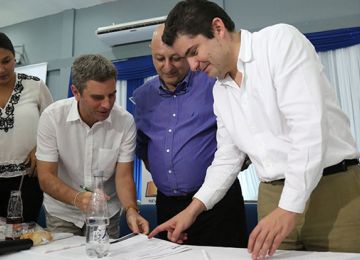 Con hechos concretos como planta desalinizadora carrotanques y nuevo acueducto para Providencia llego Minvivienda a San Andres